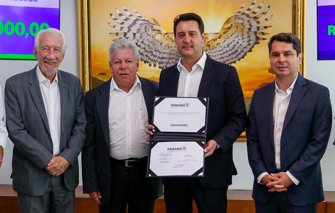 Jornal Ilustrado - Prefeito assina com Cohapar para construção de 200 moradias populares em Umuarama