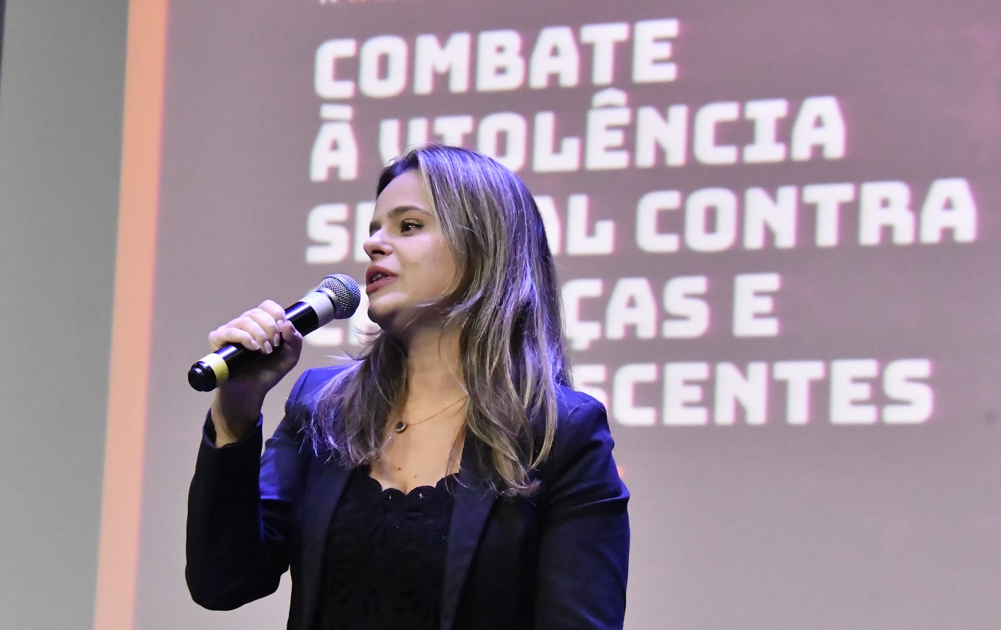 Jornal Ilustrado - Palestra do MP/PR reúne 420 alunos em ação de combate à violência sexual infantil