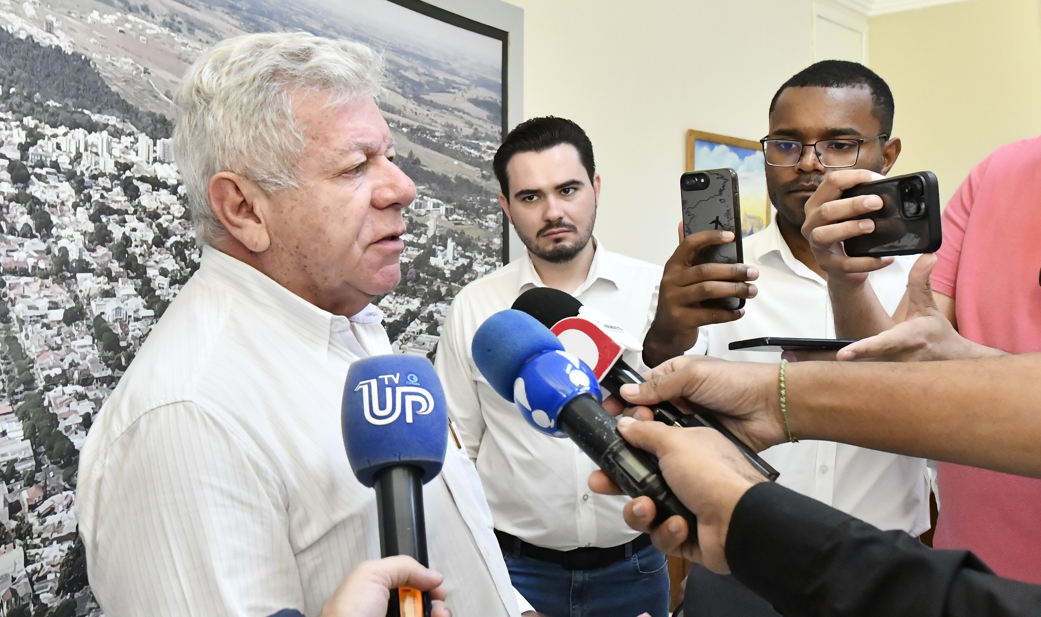 Jornal Ilustrado - Emenda do deputado Beto Richa garante mais R$ 5 milhões para recape asfáltico