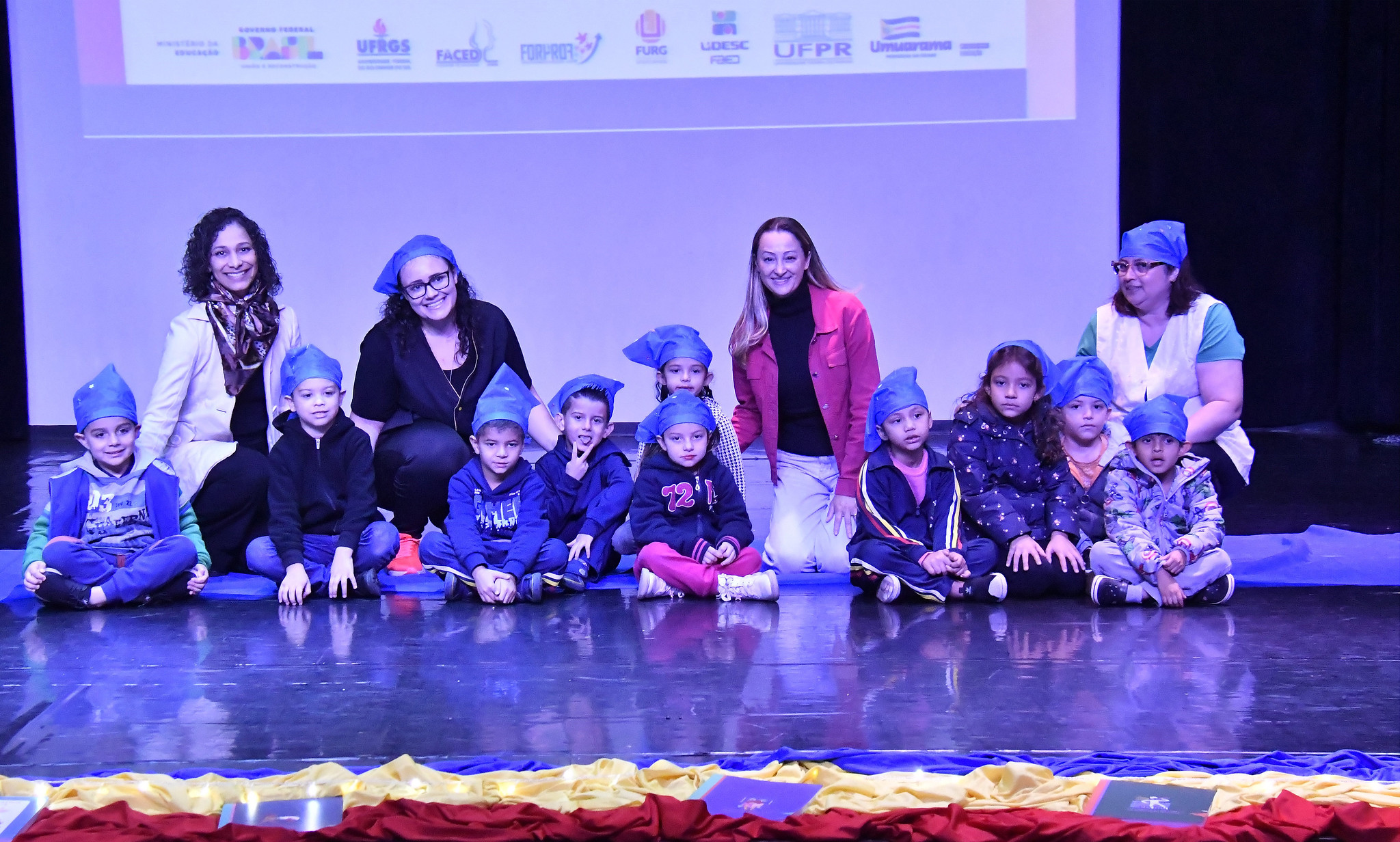 Jornal Ilustrado - Seminário municipal conclui formação do projeto Leitura e Escrita na Educação Infantil