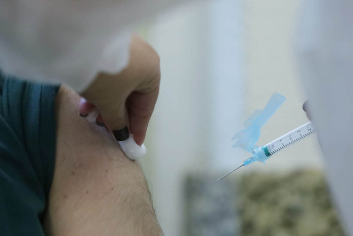 Paraná chega a 2 milhões de vacinas da gripe aplicadas; confira a cobertura nas cidades