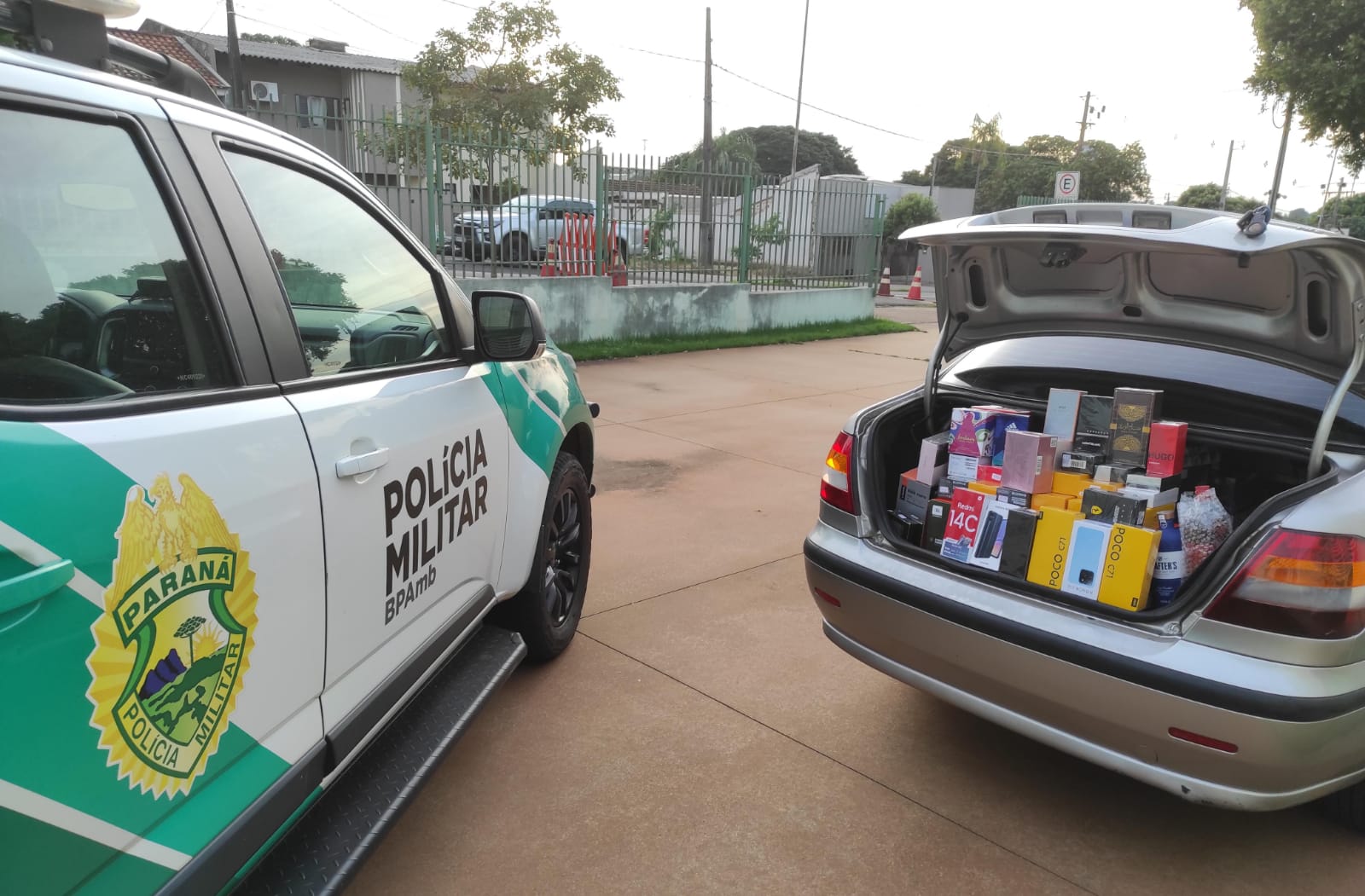 Jornal Ilustrado - Polícia Ambiental de Umuarama apreende mercadoria estrangeira na PR-323 