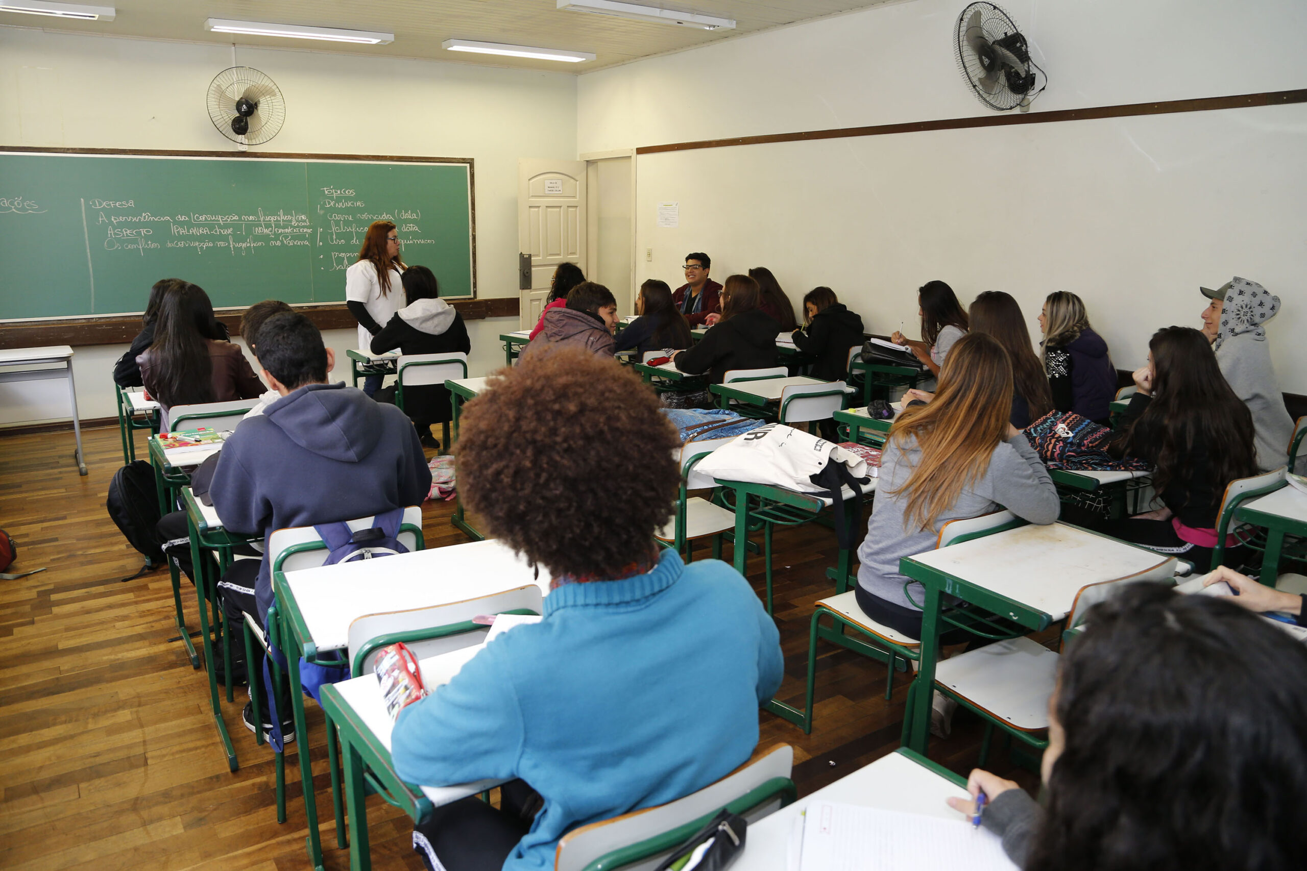 Jornal Ilustrado - Governo apresenta projeto de lei para reajustar salário dos professores em até 11,31%
