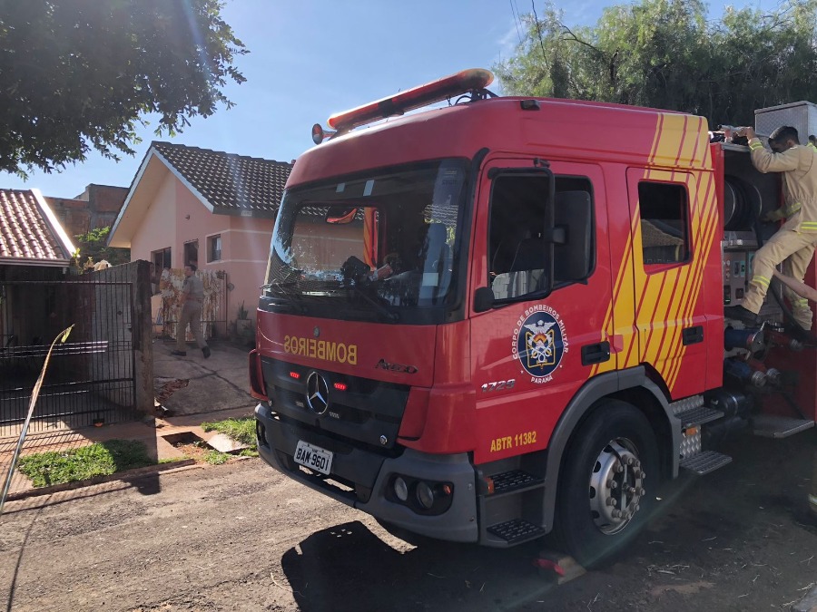 Incêndio atinge banheiro de residência no bairro Sonho Meu, em Umuarama 