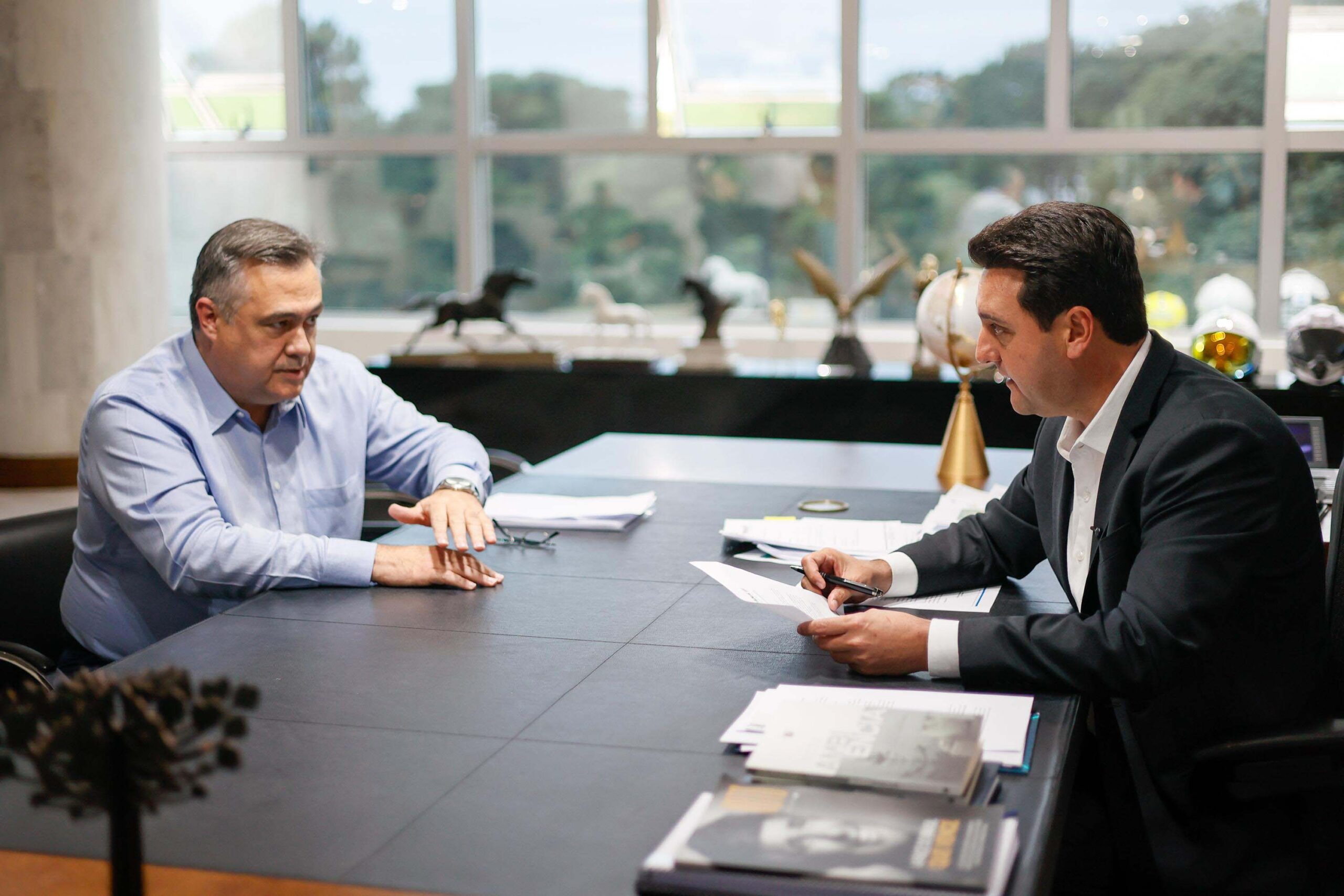 Governador autoriza concurso para 625 profissionais e anuncia promoção de servidores da Saúde
