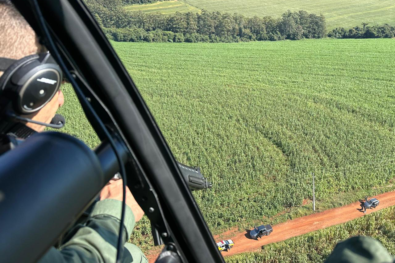 Jornal Ilustrado - Com uso de helicóptero, Polícia Militar recupera caminhão roubado no Oeste do Estado