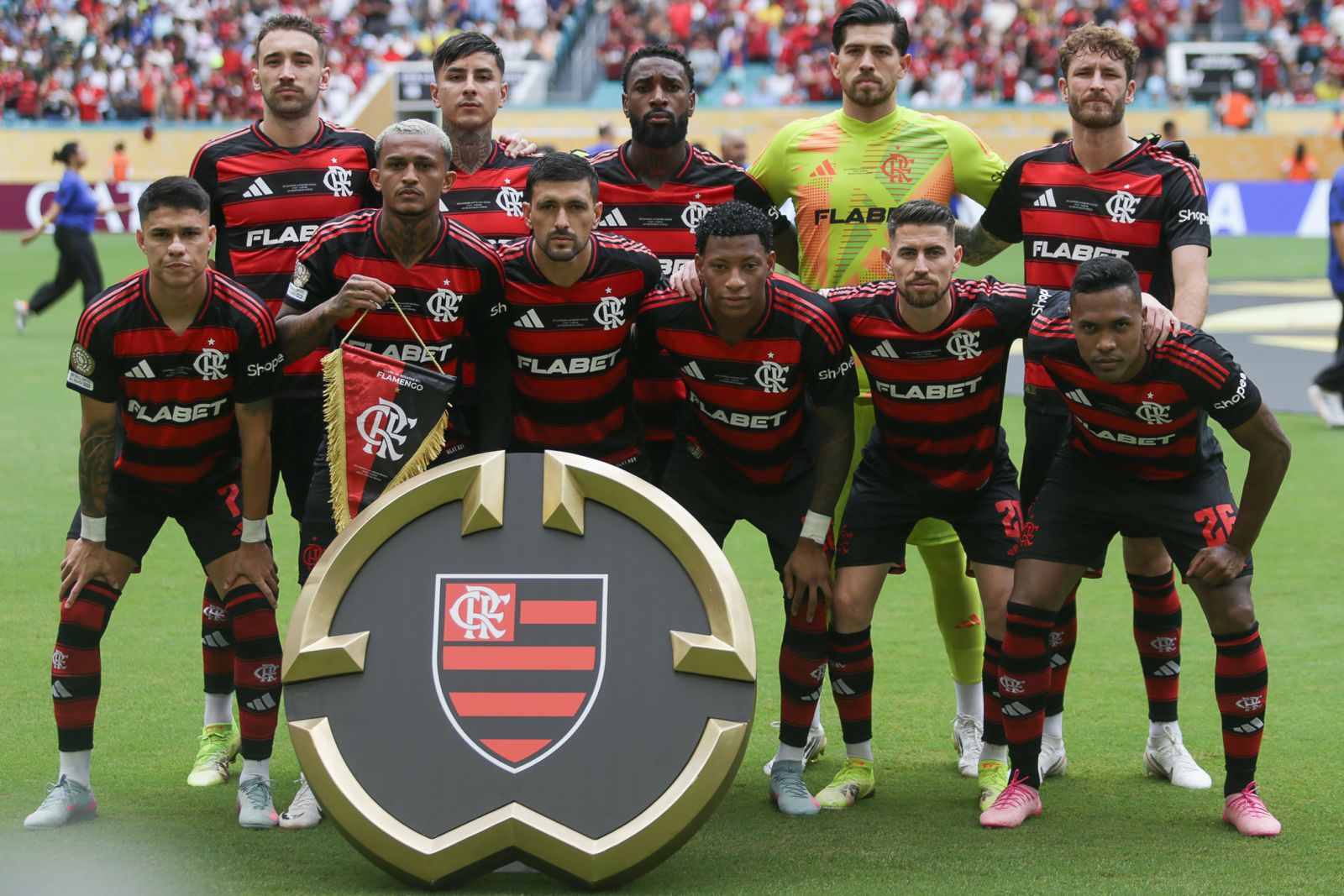 Jornal Ilustrado - Bayern vence Flamengo por 4 a 2 e marca encontro com o PSG