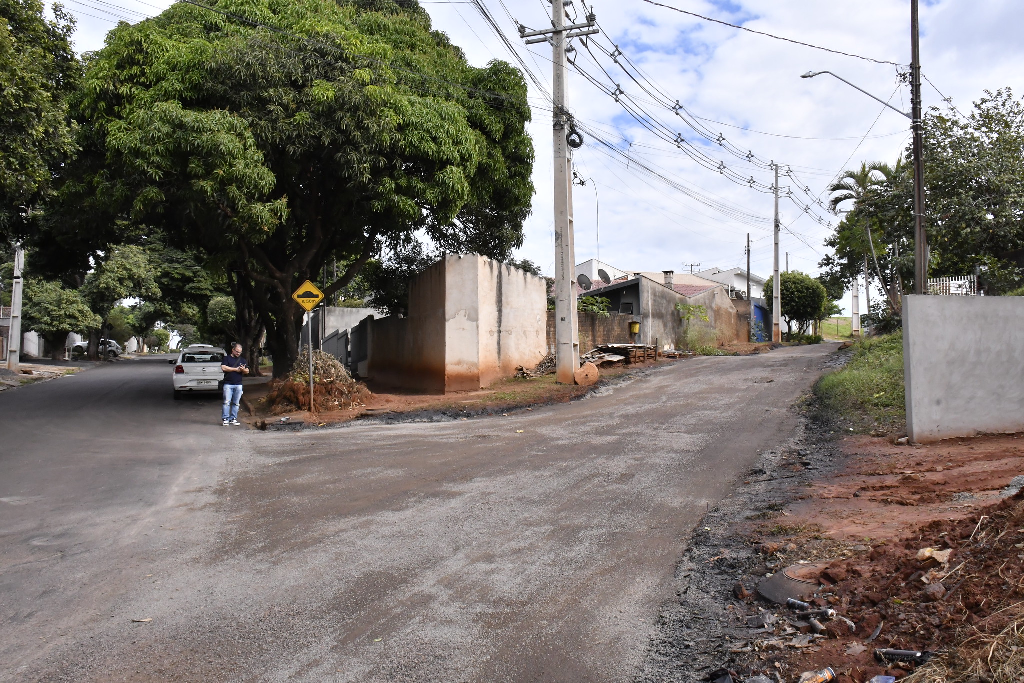 Jornal Ilustrado - Pavimentação em TST beneficia moradores e usuários da rua Monteiro Lobato
