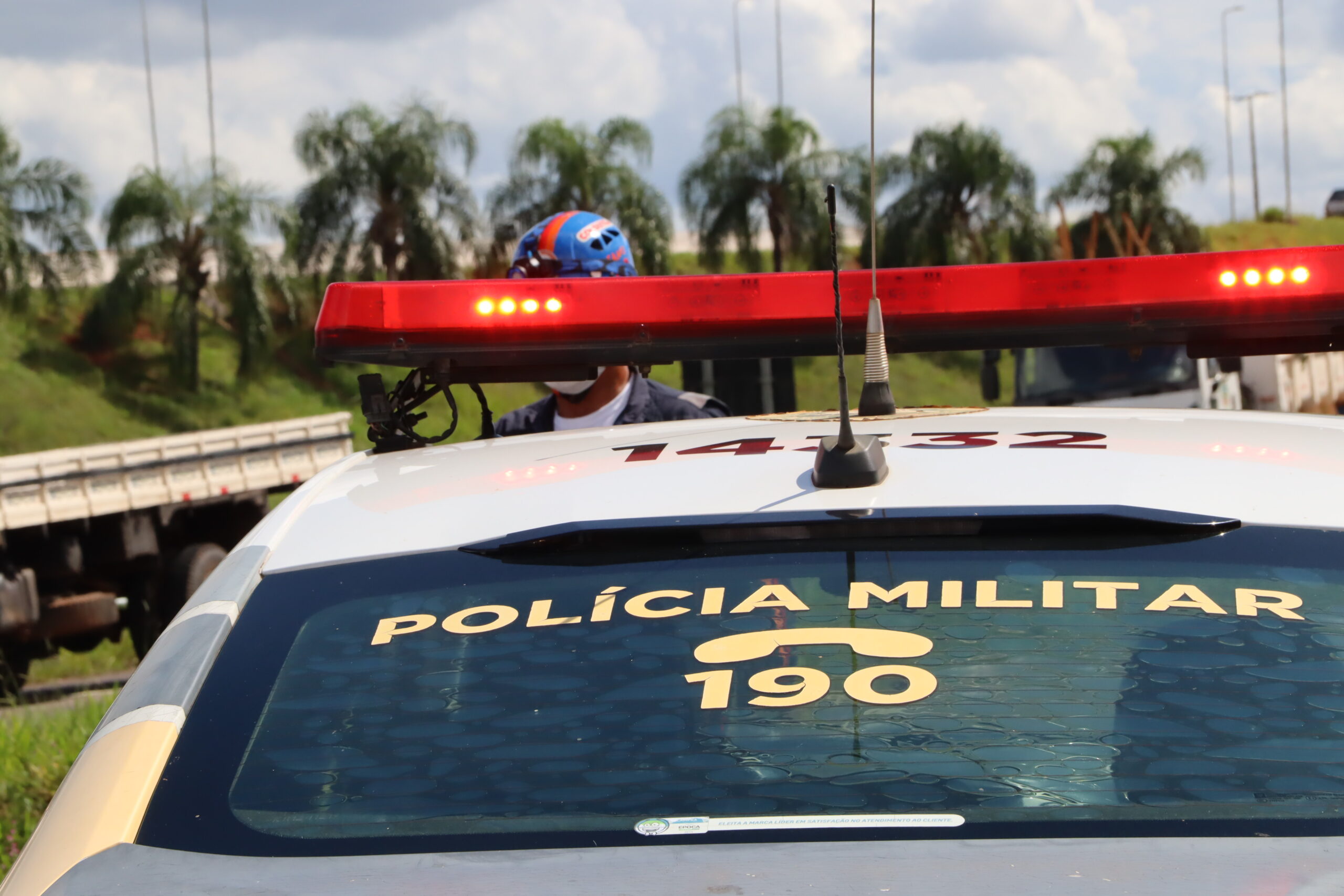 Polícia Civil e PM prendem dois homens por tráfico de drogas e desacato em Quarto Centenário