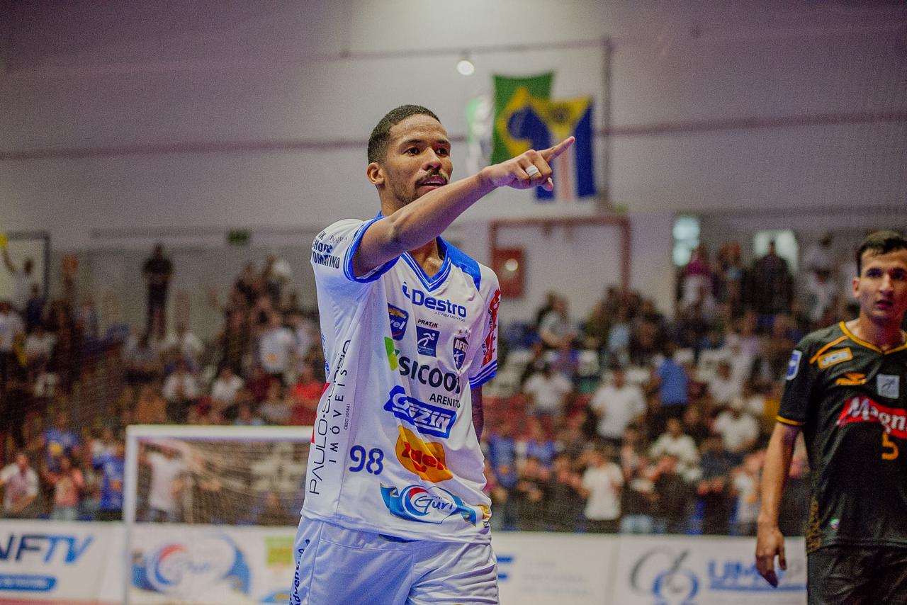 Jornal Ilustrado - Umuarama é superado pelo Magnus em casa pela Liga Nacional de Futsal