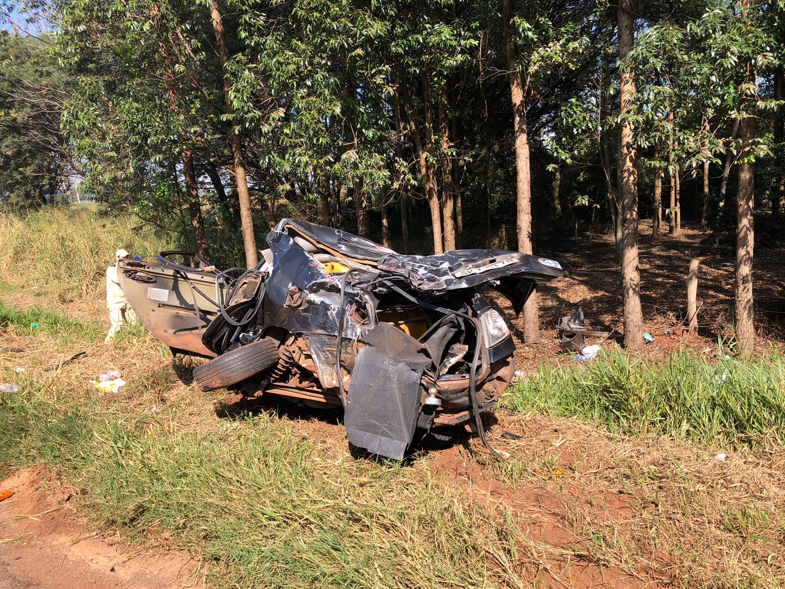 Jornal Ilustrado - Motorista é ejetado de veículo após colisão frontal na PR-580 entre Umuarama e Serra dos Dourados 