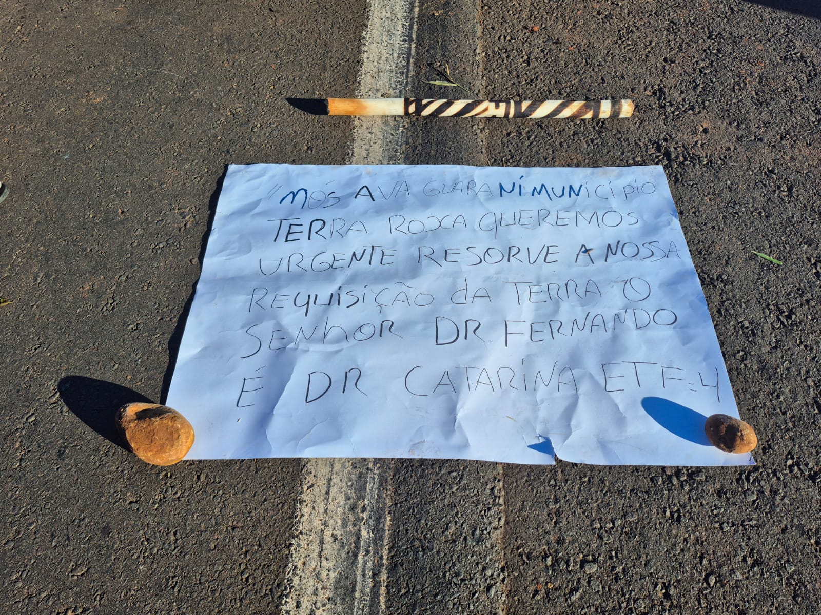 Jornal Ilustrado - Indígenas bloqueiam rodovia no oeste do Paraná em protesto por demarcação de terras