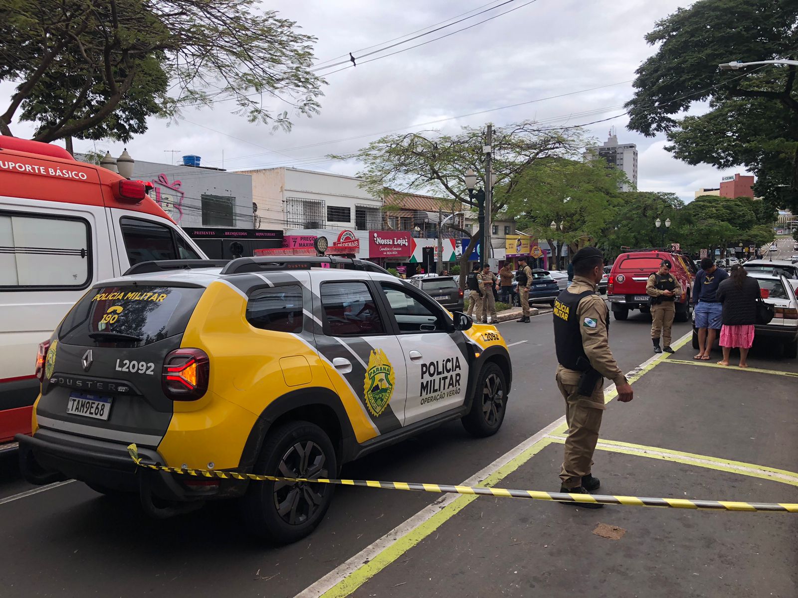 Jornal Ilustrado - Pai e filho são baleados em possível tentativa de assalto na Av. Paraná, em Umuarama