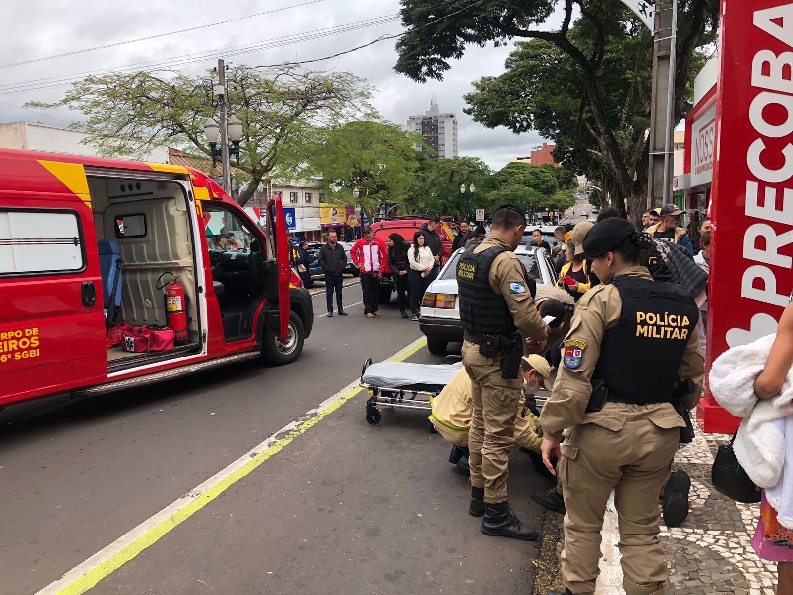 Pai e filho são baleados em possível tentativa de assalto na Av. Paraná, em Umuarama