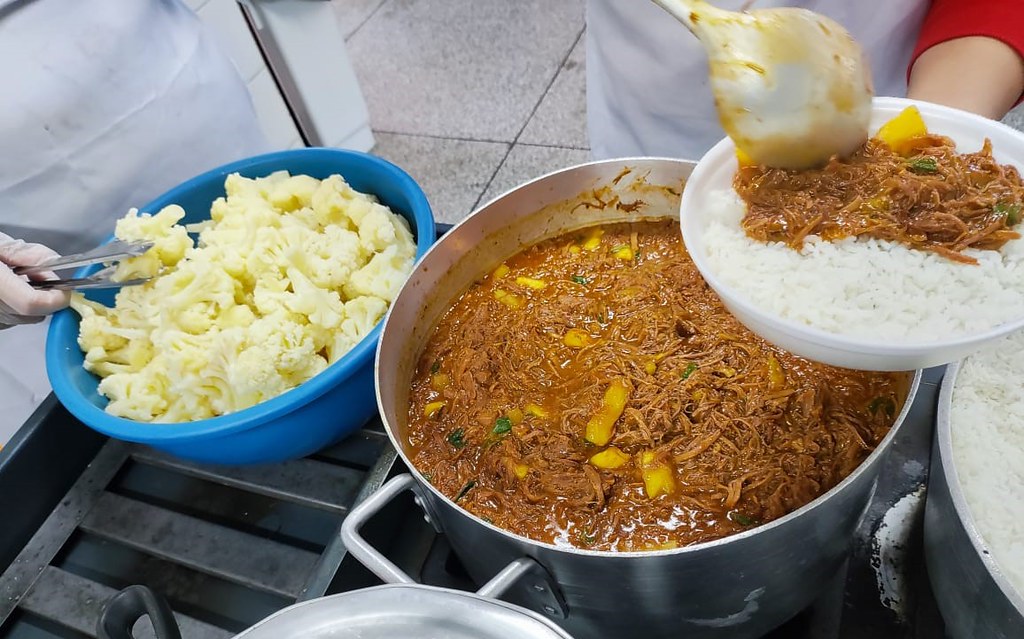 Umuarama inicia entrega de marmitas para alunos da rede municipal durante as férias