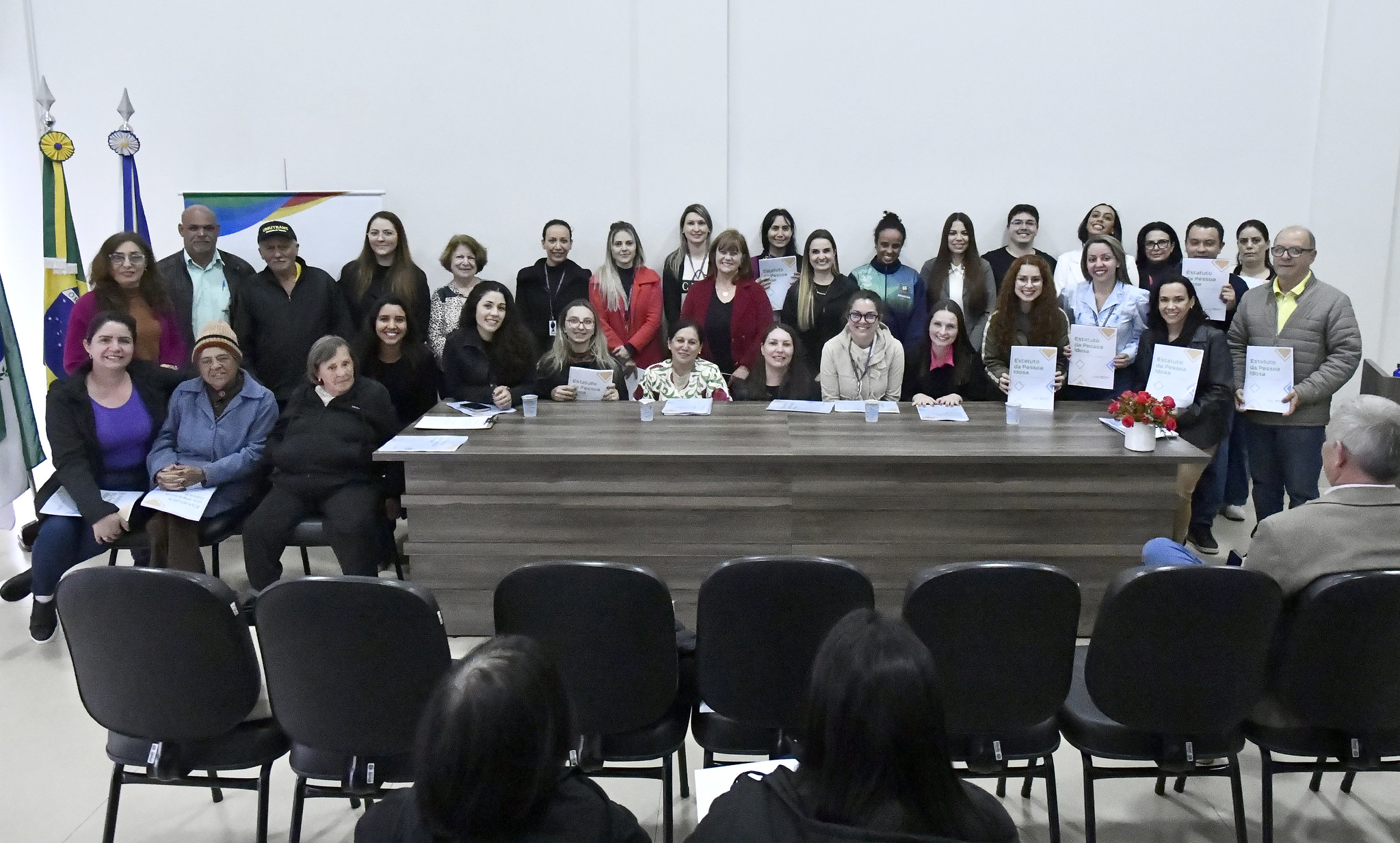 Novos conselheiros do CMDPI tomam posse para o biênio 2025–2027 em Umuarama