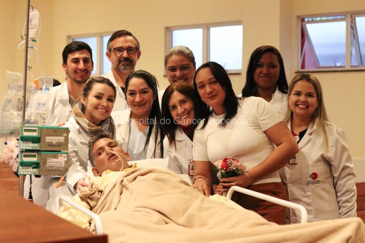 Jornal Ilustrado - O grande jornal do Noroeste do Paraná Jornal Ilustrado - Casamento emocionante celebra o amor em meio ao tratamento oncológico na Uopeccan