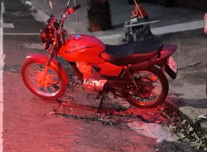 Polícia Militar recupera motocicleta furtada e prende dois homens em Umuarama 