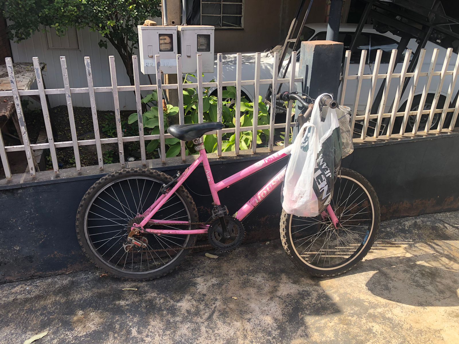Duas crianças ficam feridas em acidente com bicicleta no Jardim Arco-Íris, em Umuarama