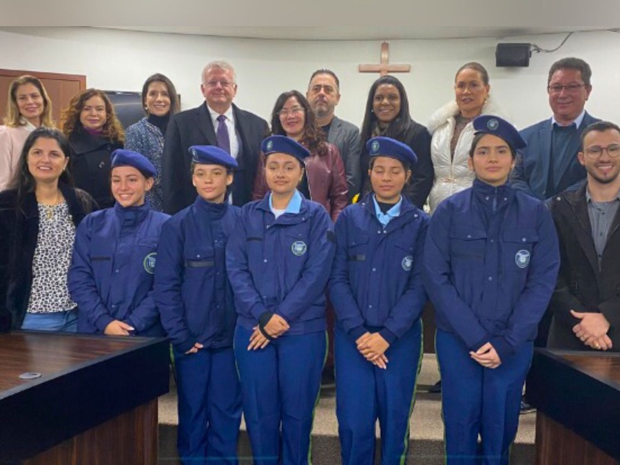Projeto Parlamento Jovem mobiliza mais de 400 estudantes em Umuarama e inspira participação política da juventude 