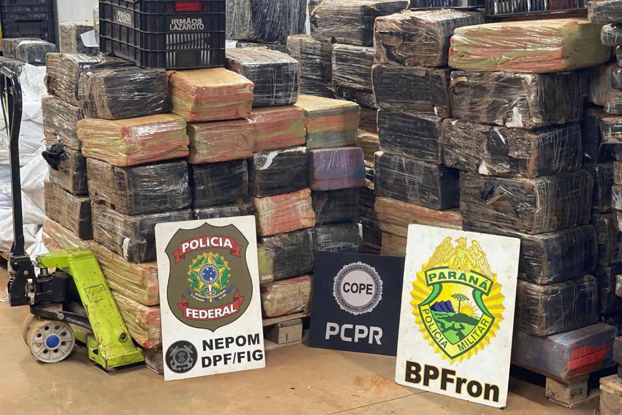 Jornal Ilustrado - Operação da PMPR, PCPR e PF apreende carga de maconha avaliada em R$ 5,1 milhões