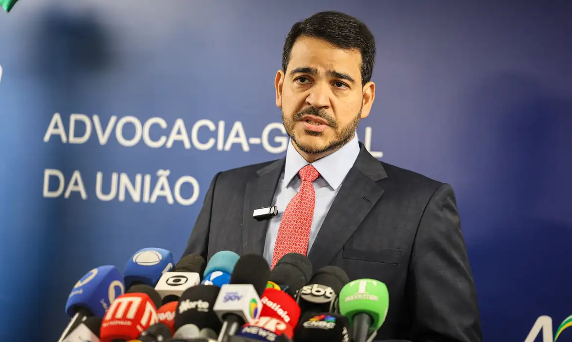 Jornal Ilustrado - AGU pede que Meta exclua chatbots que promovem erotização infantil