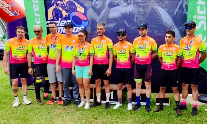 Jornal Ilustrado - Ciclismo de Umuarama disputa três provas no mesmo dia e conquista 17 pódios