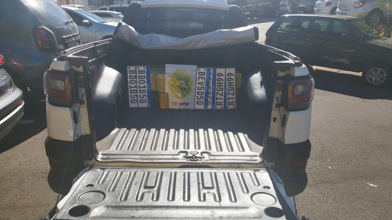 Jornal Ilustrado - Polícia apreende 183 kg de maconha em veículo roubado entre Cafezal do Sul e Umuarama