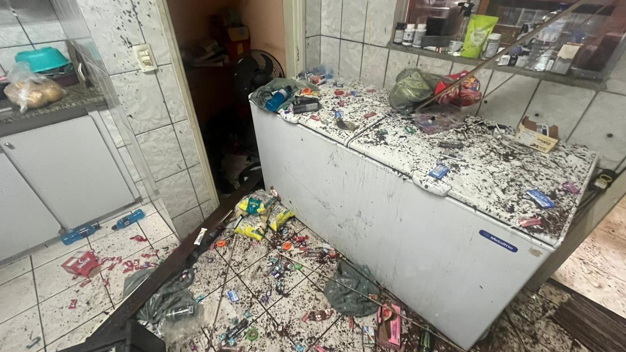 Jornal Ilustrado - Criminoso rende comerciante, leva celular, dinheiro e alimentos em Umuarama