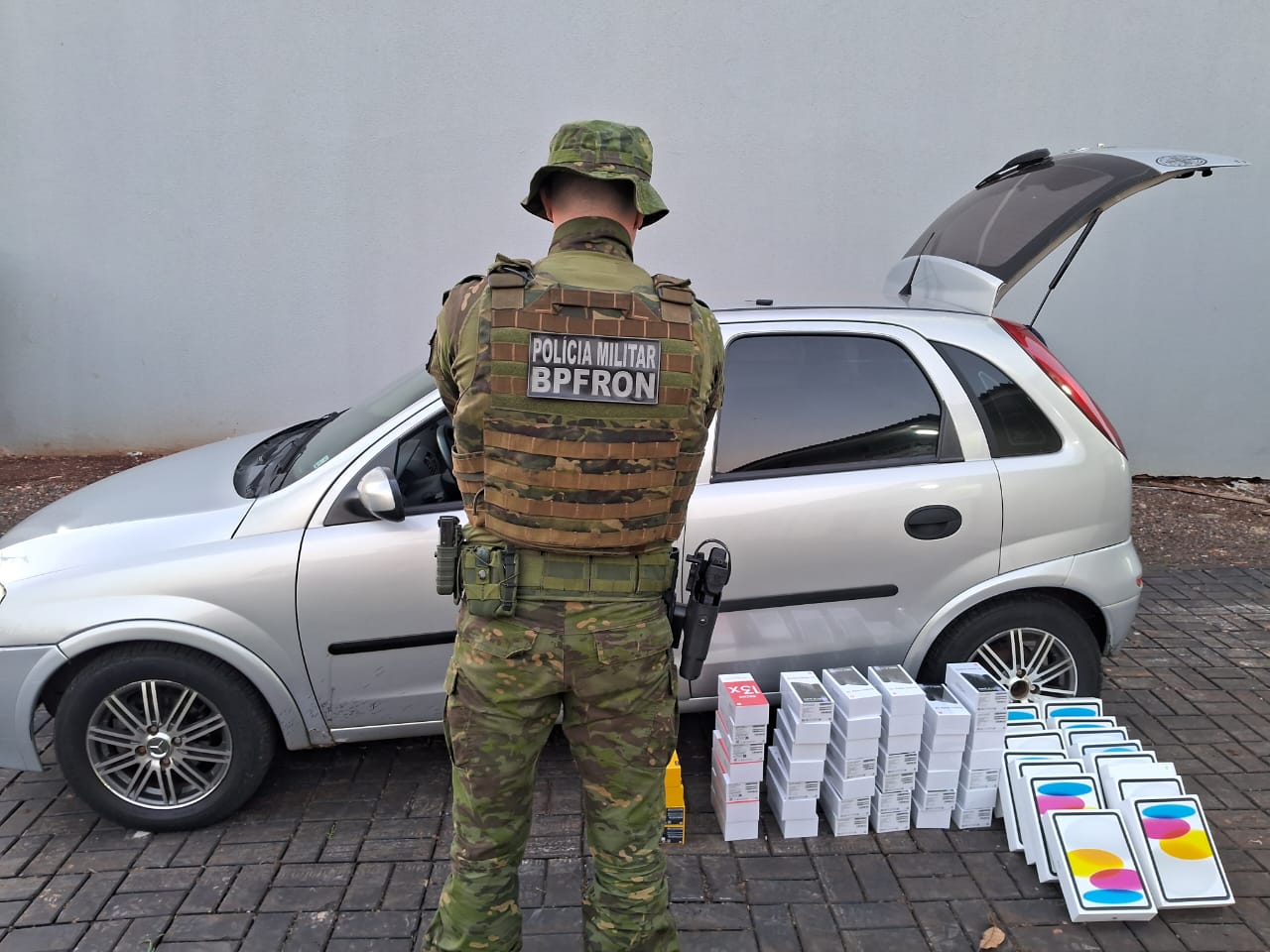 BPFRON de Umuarama apreende mais de R$ 110 mil em celulares na PR-369