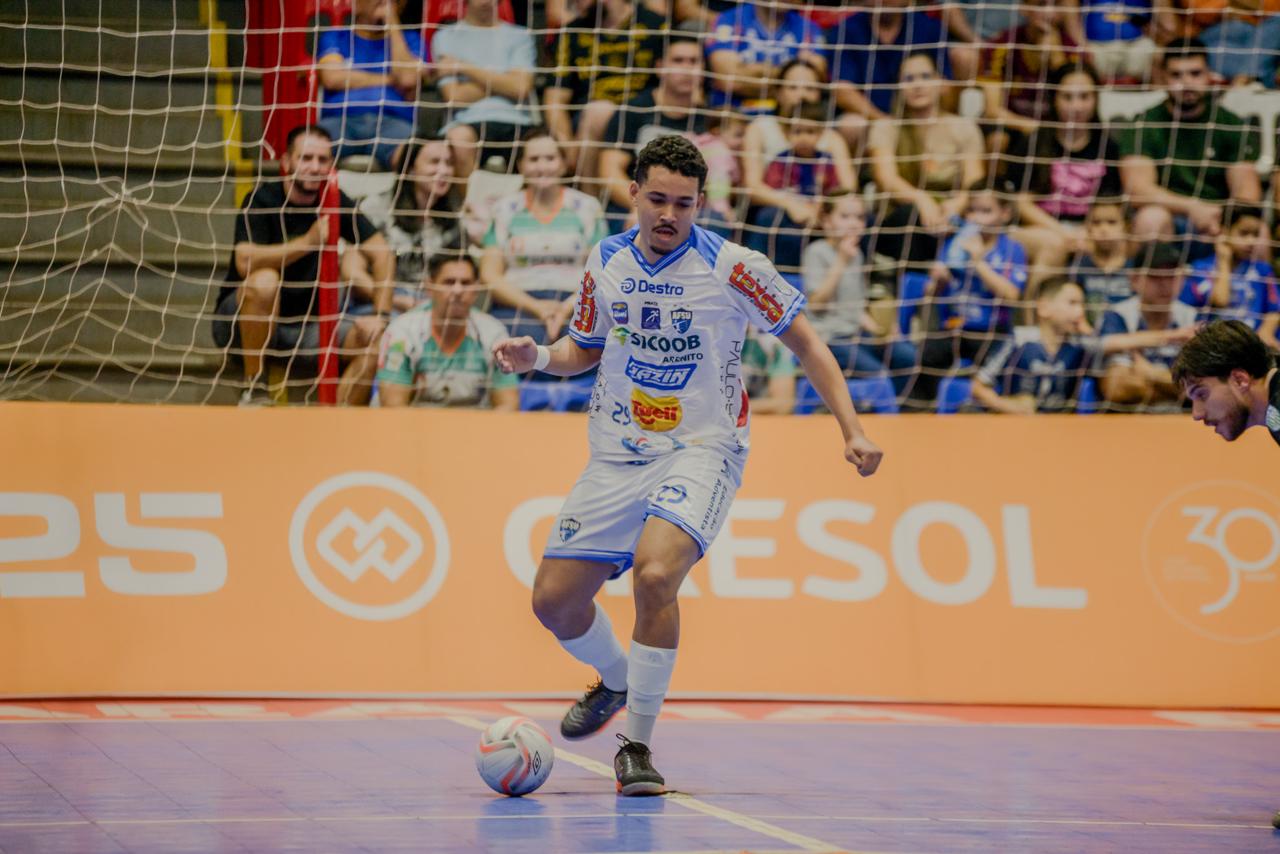 Jornal Ilustrado - O grande jornal do Noroeste do Paraná Jornal Ilustrado - De virada, Umuarama goleia o Esporte Futuro e segue firme na Liga Nacional de Futsal