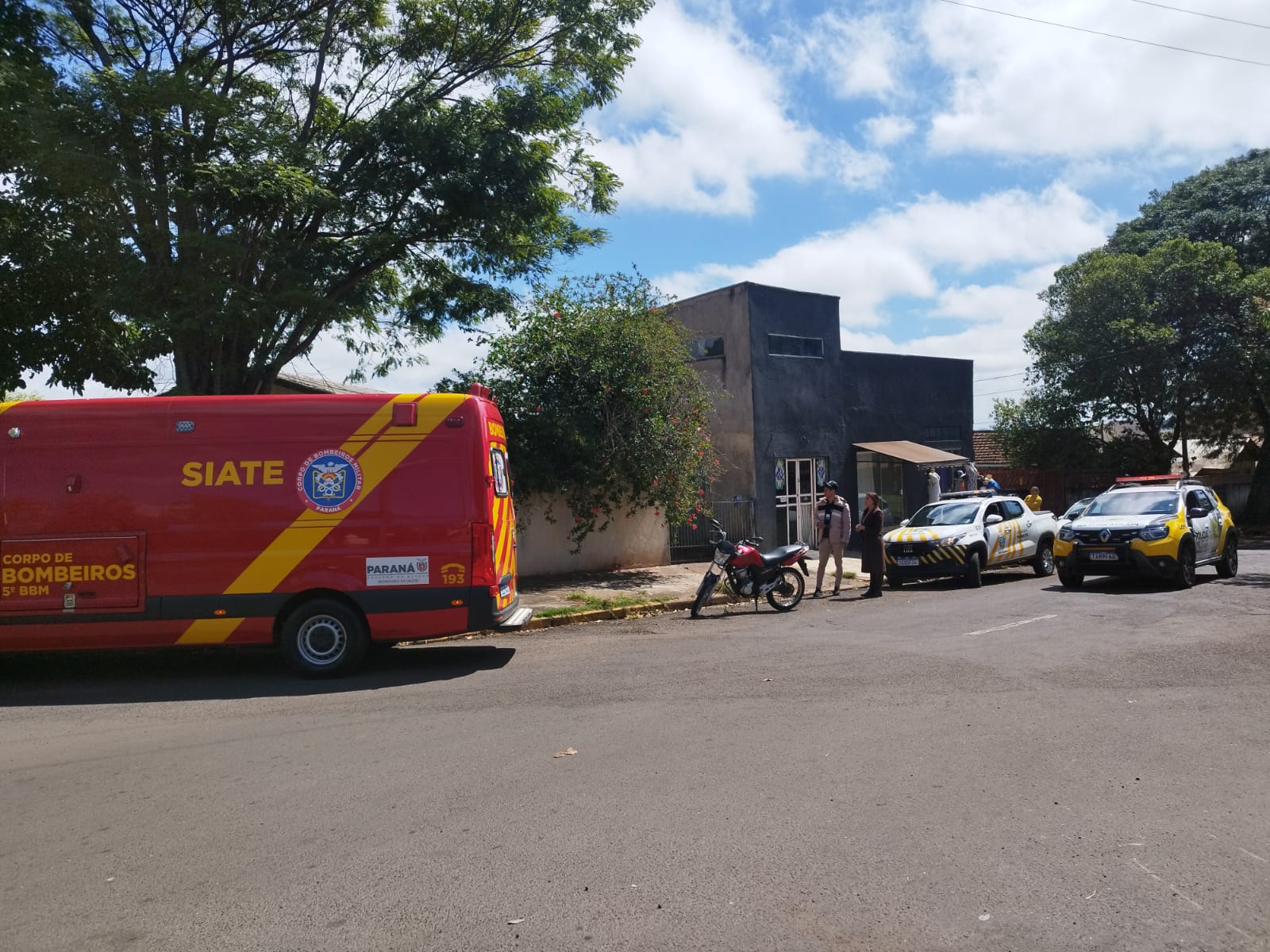 Adolescente sem CNH sofre queda de moto ao fugir de abordagem em Umuarama 
