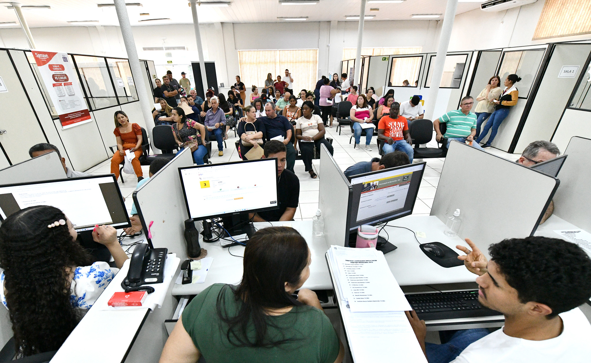Jornal Ilustrado - Mutirão do emprego encaminhou 140 trabalhadores para admissão em Umuarama