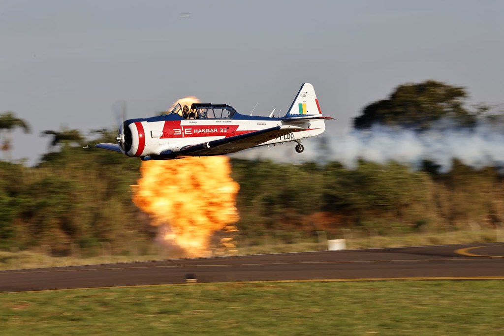 Segundo Air Show de Umuarama levou milhares de pessoas no aeroporto