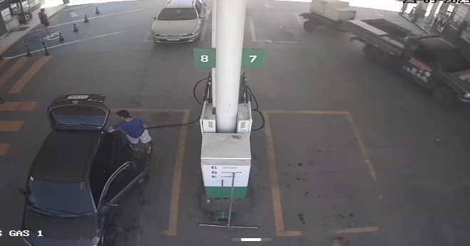 Jornal Ilustrado - Homem é preso em flagrante após furtar mais de 400 litros de gasolina de posto; VÍDEO