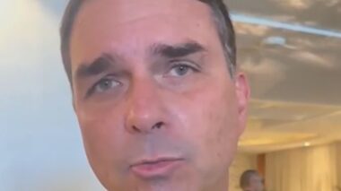Filhos de Bolsonaro exaltam voto de Fux nas redes sociais e pedem anulação de julgamento