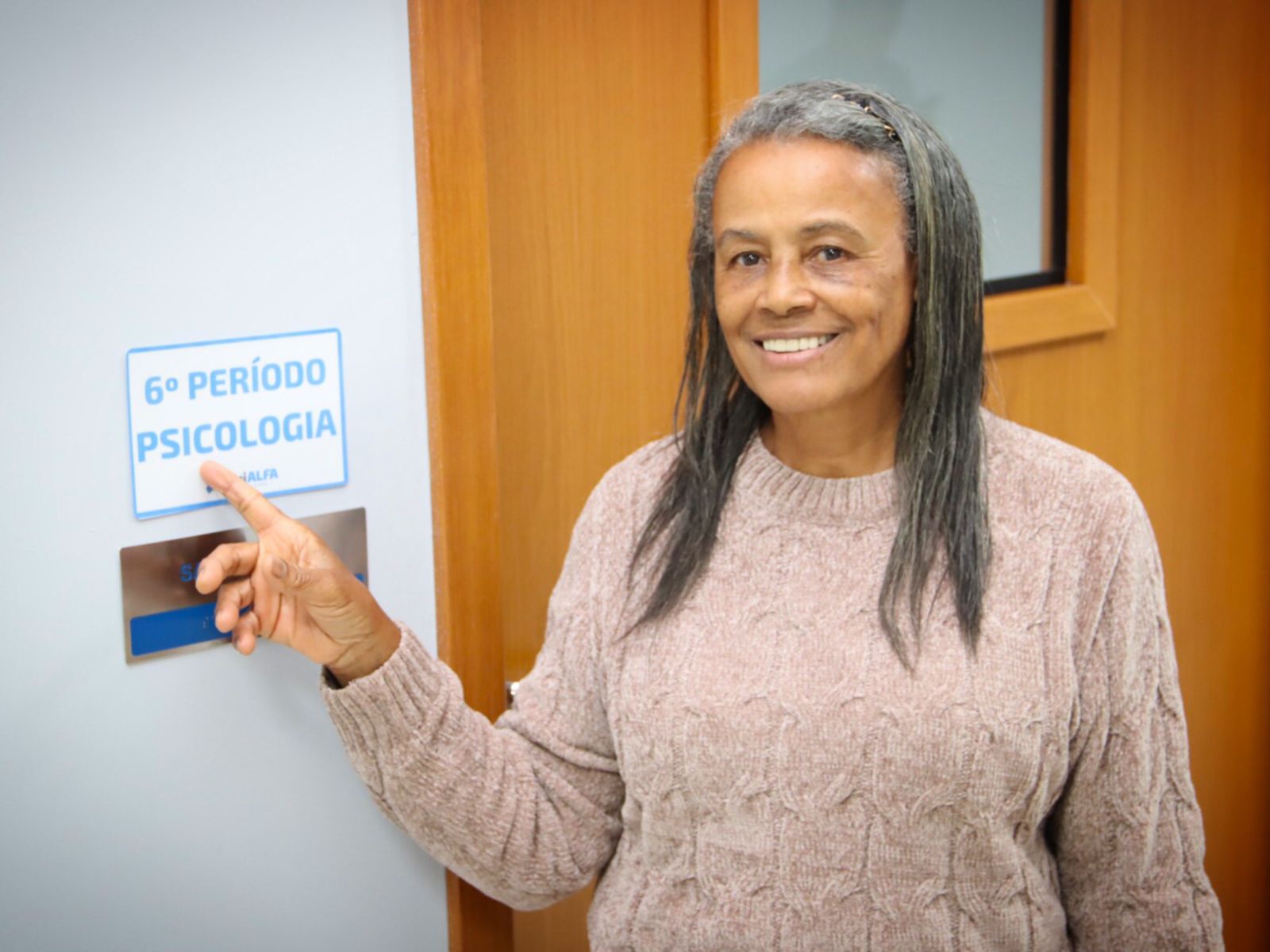 Jornal Ilustrado - Aos 66 anos, Dona Helena quer concluir Psicologia para dizer: “Eu consegui!”