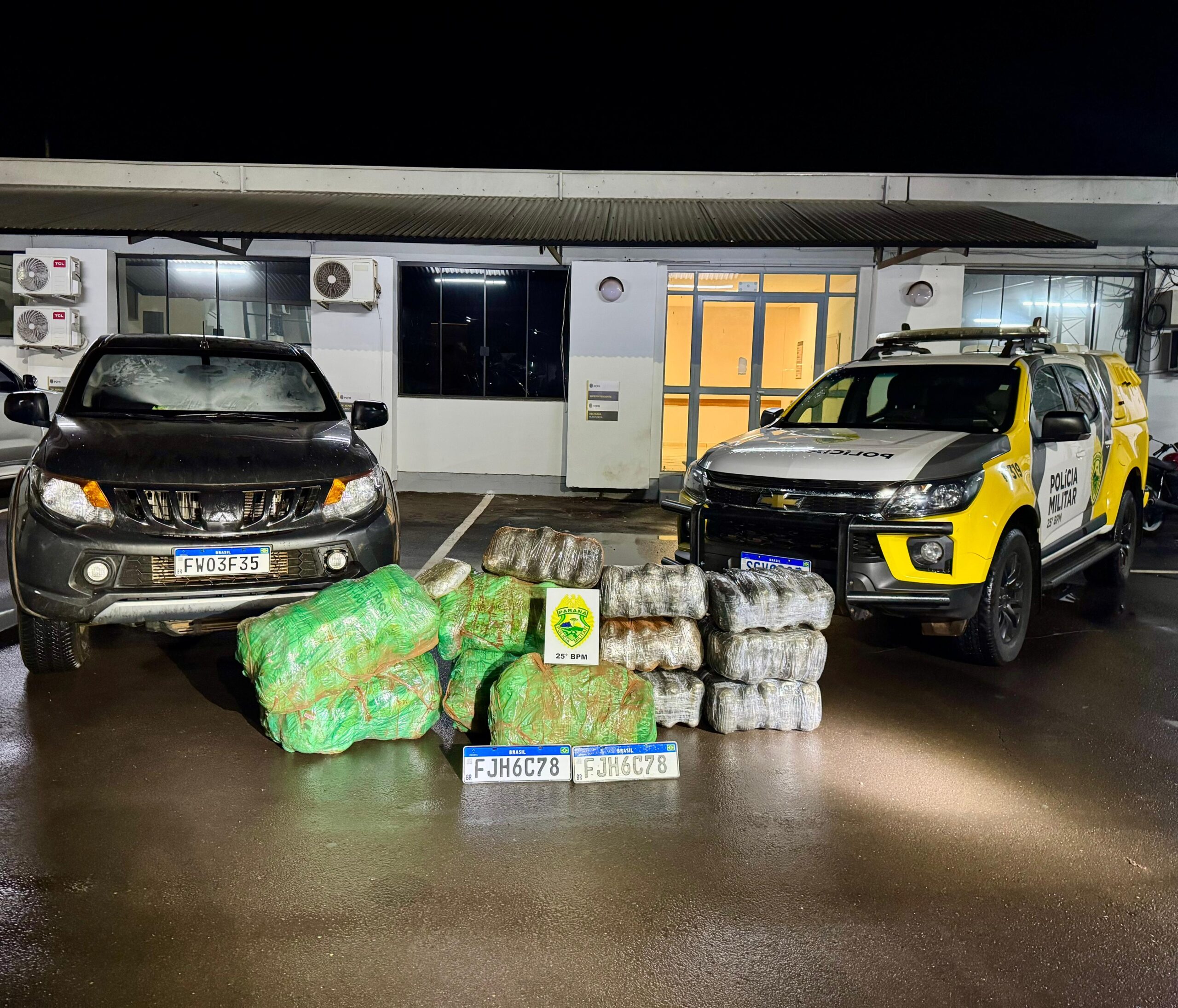 Polícia Militar apreende 176 kg de maconha e recupera caminhonete furtada em Umuarama