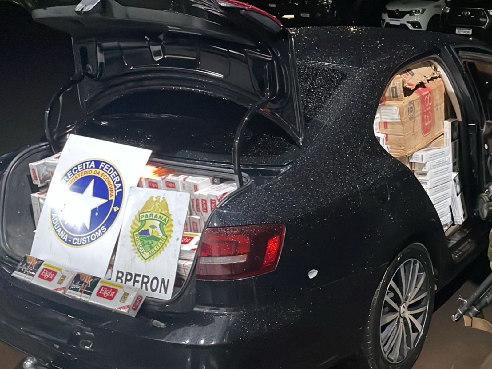 Veículo Jetta carregado com cigarros contrabandeados é apreendido em Umuarama