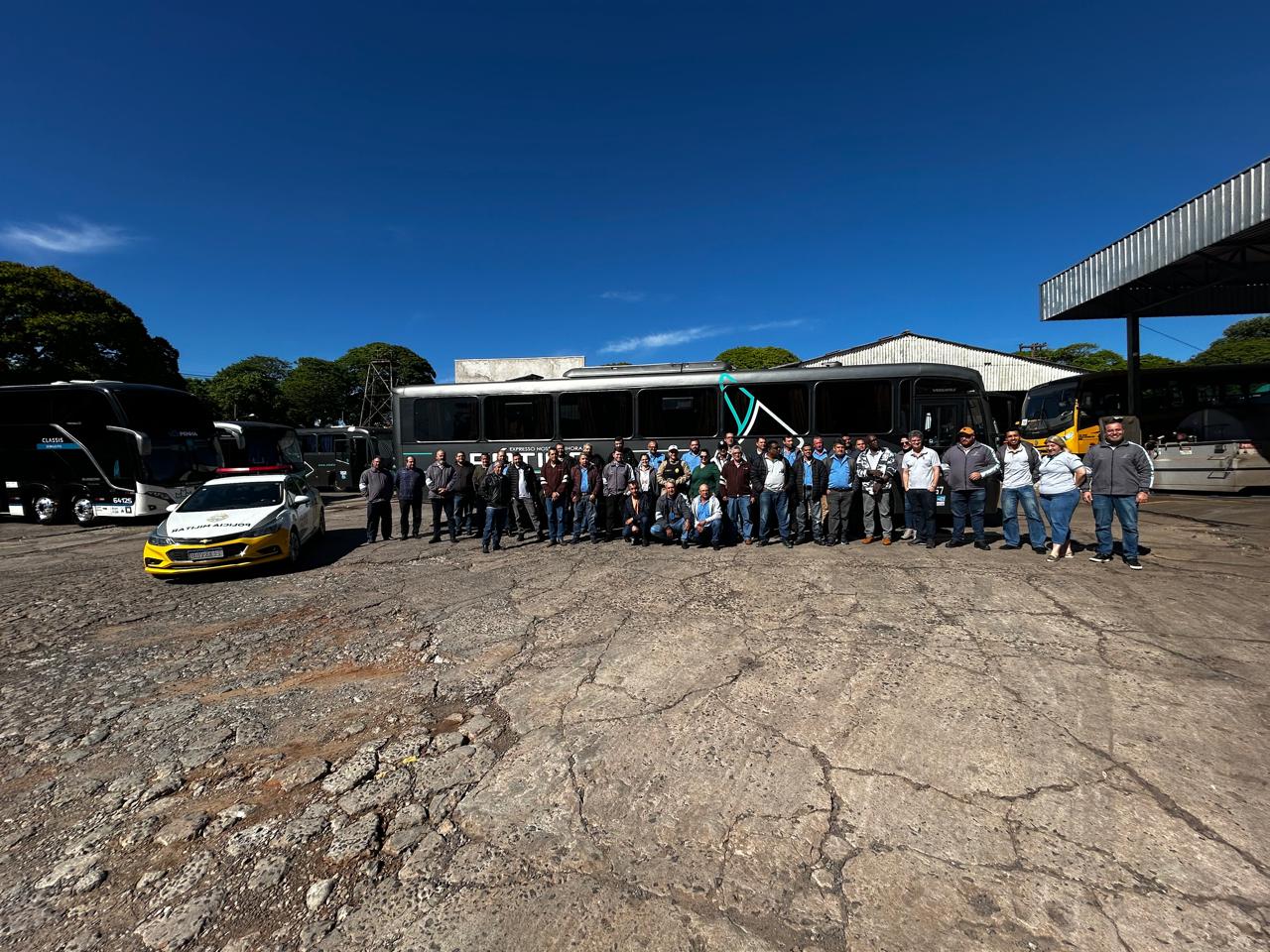 Jornal Ilustrado - O grande jornal do Noroeste do Paraná Jornal Ilustrado - PM promove encontro com motoristas de ônibus em Umuarama para reforçar segurança no trânsito