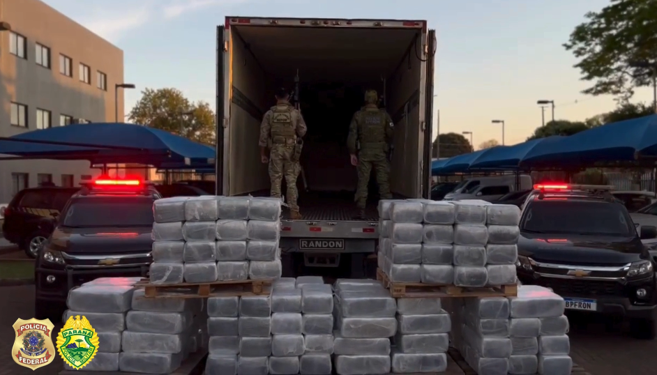 Mais de 3 toneladas de maconha escondidas em fundo falso são apreendidas em Palotina 