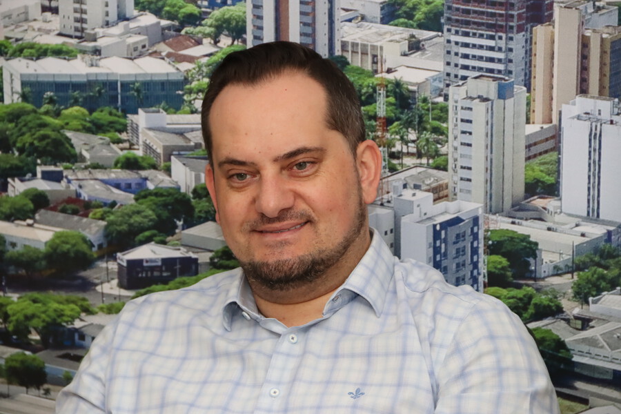 Pré-candidato a deputado estadual Fabrício Kleinibing visita Umuarama