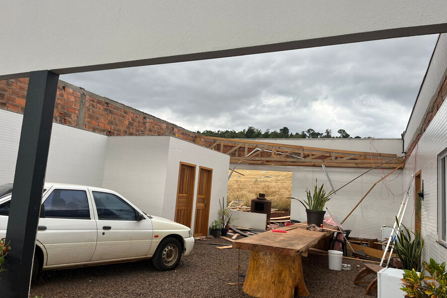 Pós-temporal: equipes da Copel e Sanepar estão recuperando sistemas de água e energia