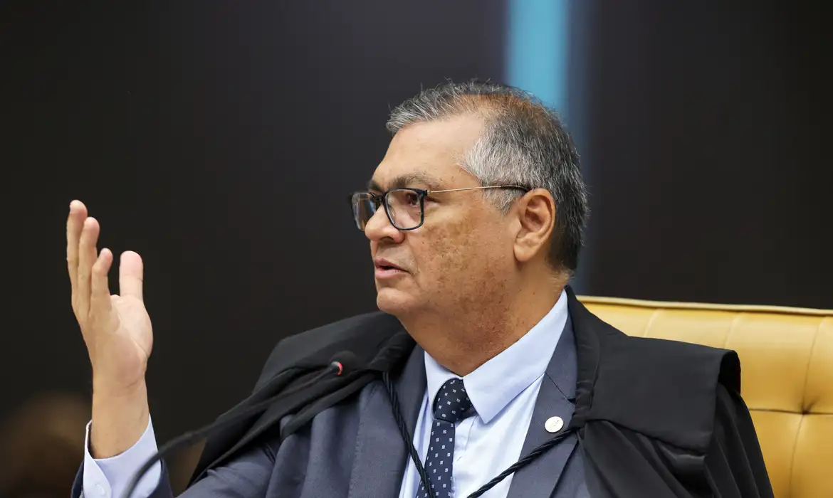 PF vai investigar ameaças a Dino nas redes sociais após voto para condenar Bolsonaro