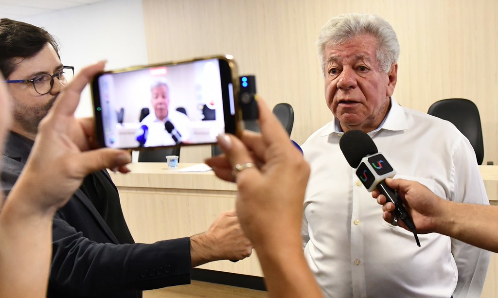 Jornal Ilustrado - Em prestação de contas, prefeito apresenta economia de R$ 47 milhões