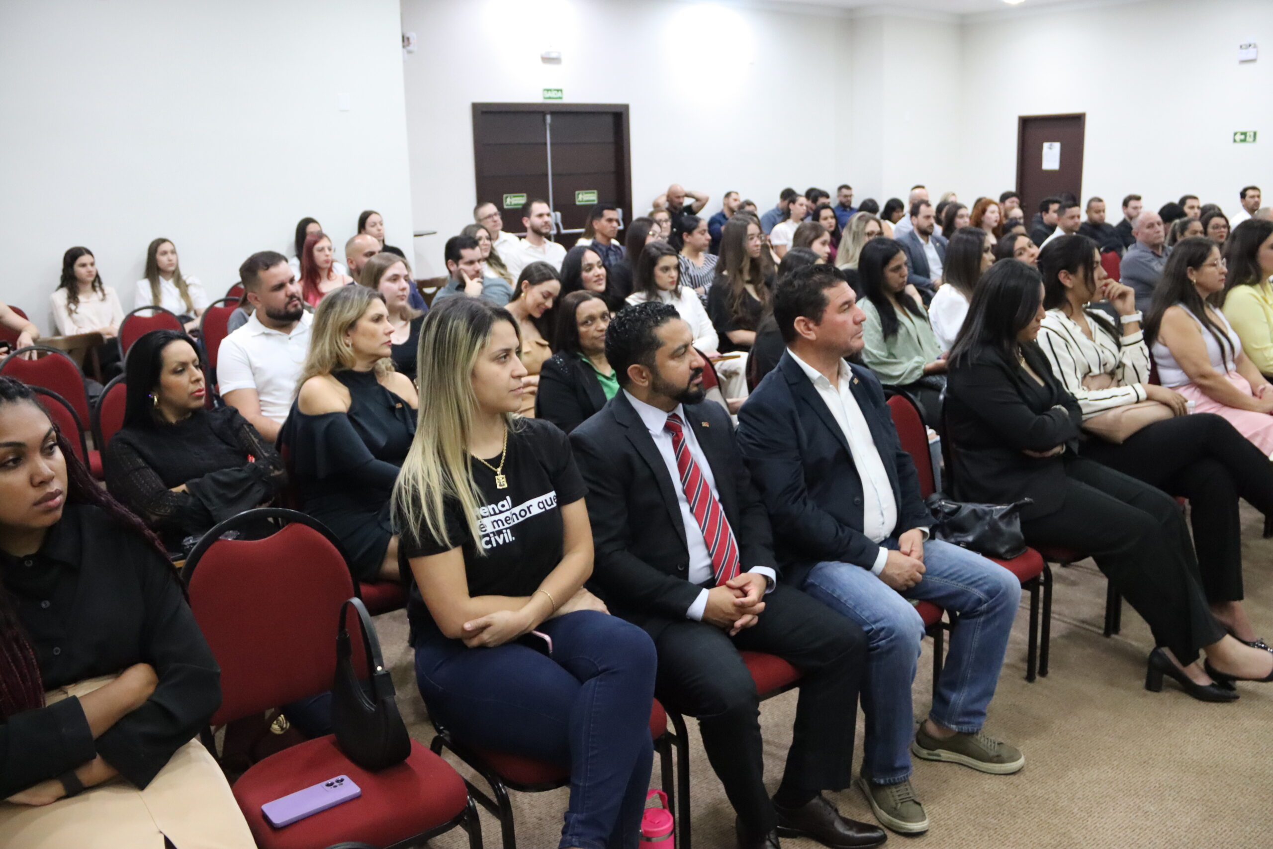 Jornal Ilustrado - Curso sobre Tribunal do Júri e prova digital reúne grandes nomes da advocacia criminal em Umuarama 