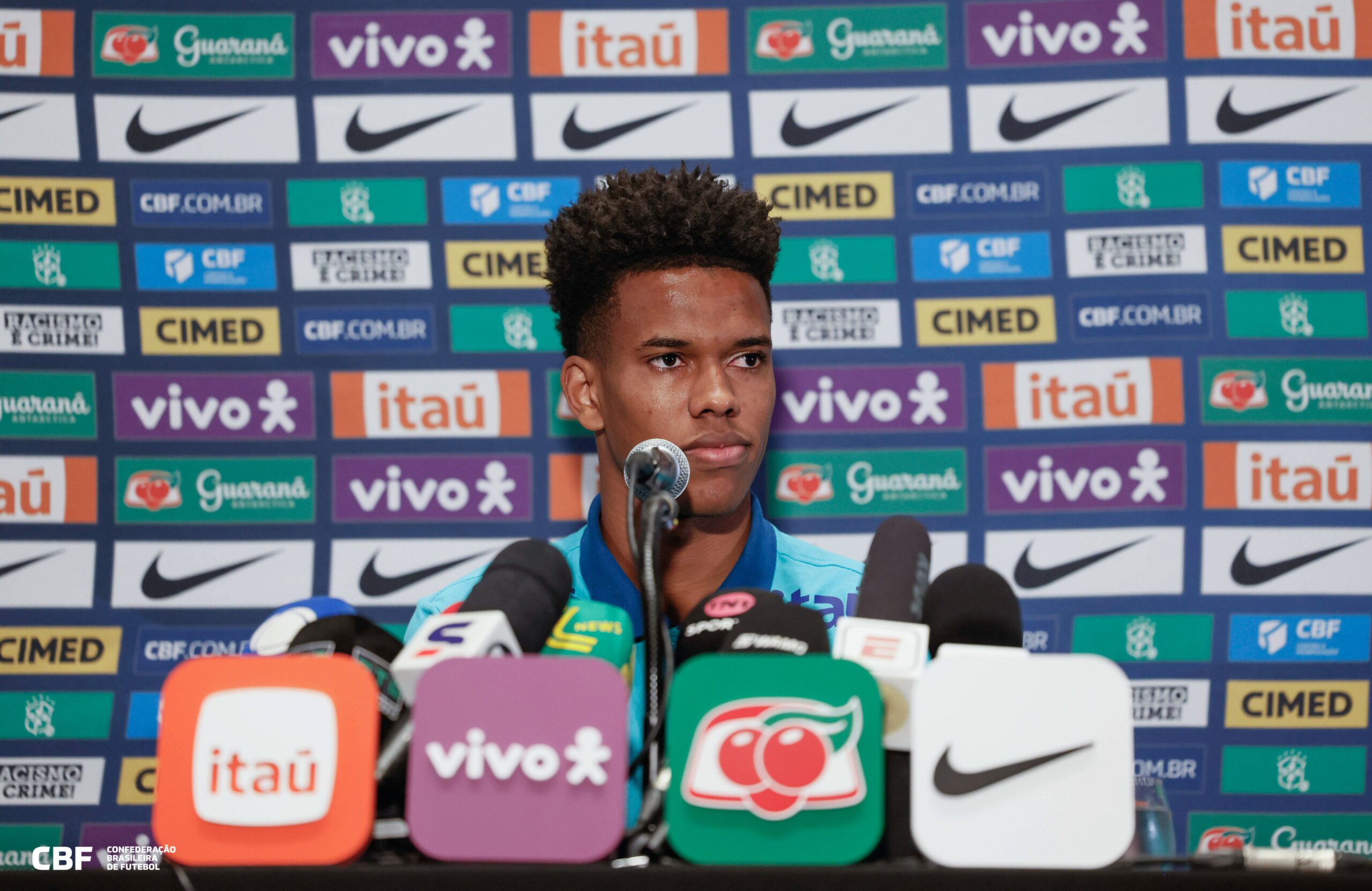 Estêvão coloca sua versatilidade à disposição da Seleção: “Faço o que for melhor”