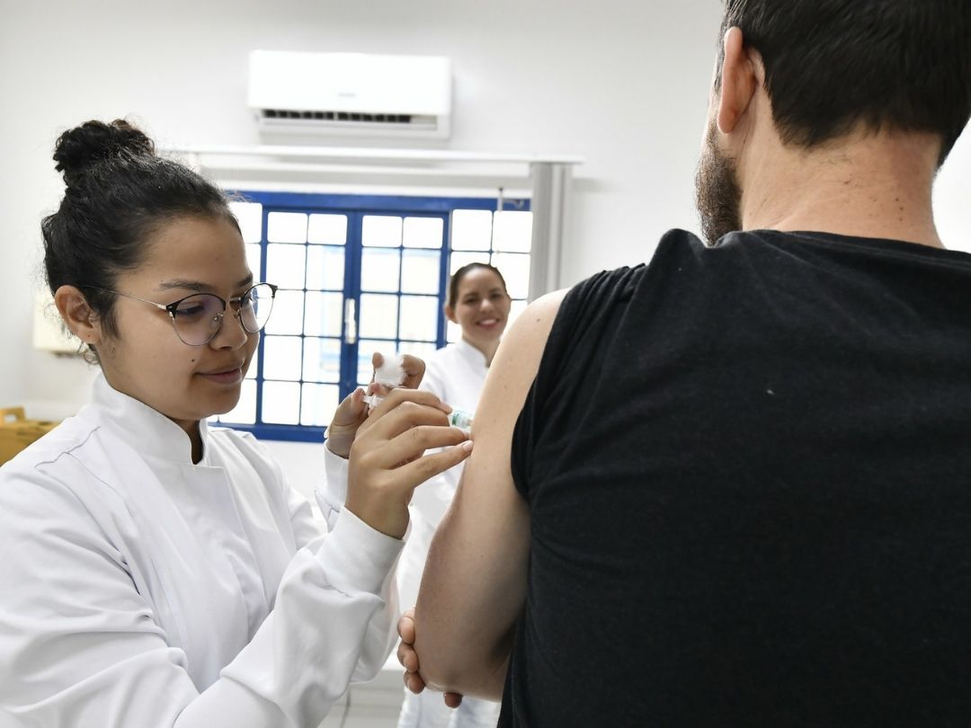 ‘Dia D’ será 18/10 em Umuarama, mas vacinas já estão disponíveis para população