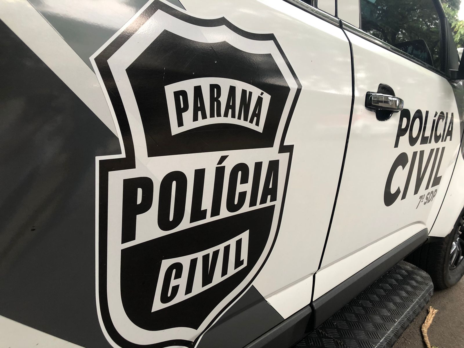 Jovem é preso e adolescente apreendido por crime sexual contra menor em Alto Paraíso