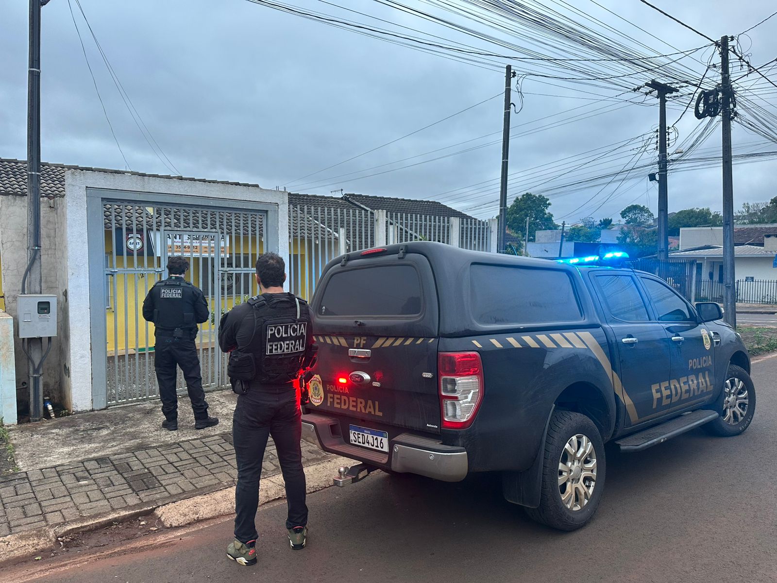 Polícia Federal deflagra operação contra uso irregular de escoltas armadas em Cascavel 